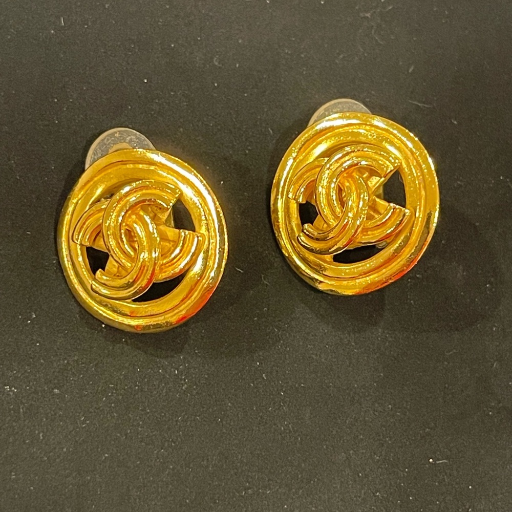 Chanel cutout 96’ clip on earrings
